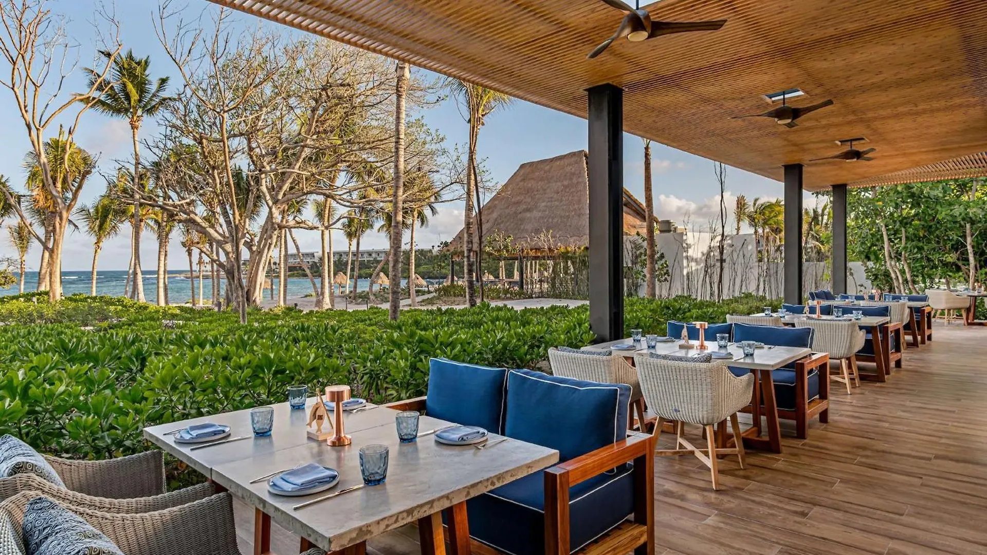 ***** Rezort Conrad Tulum Riviera Maya Mexiko